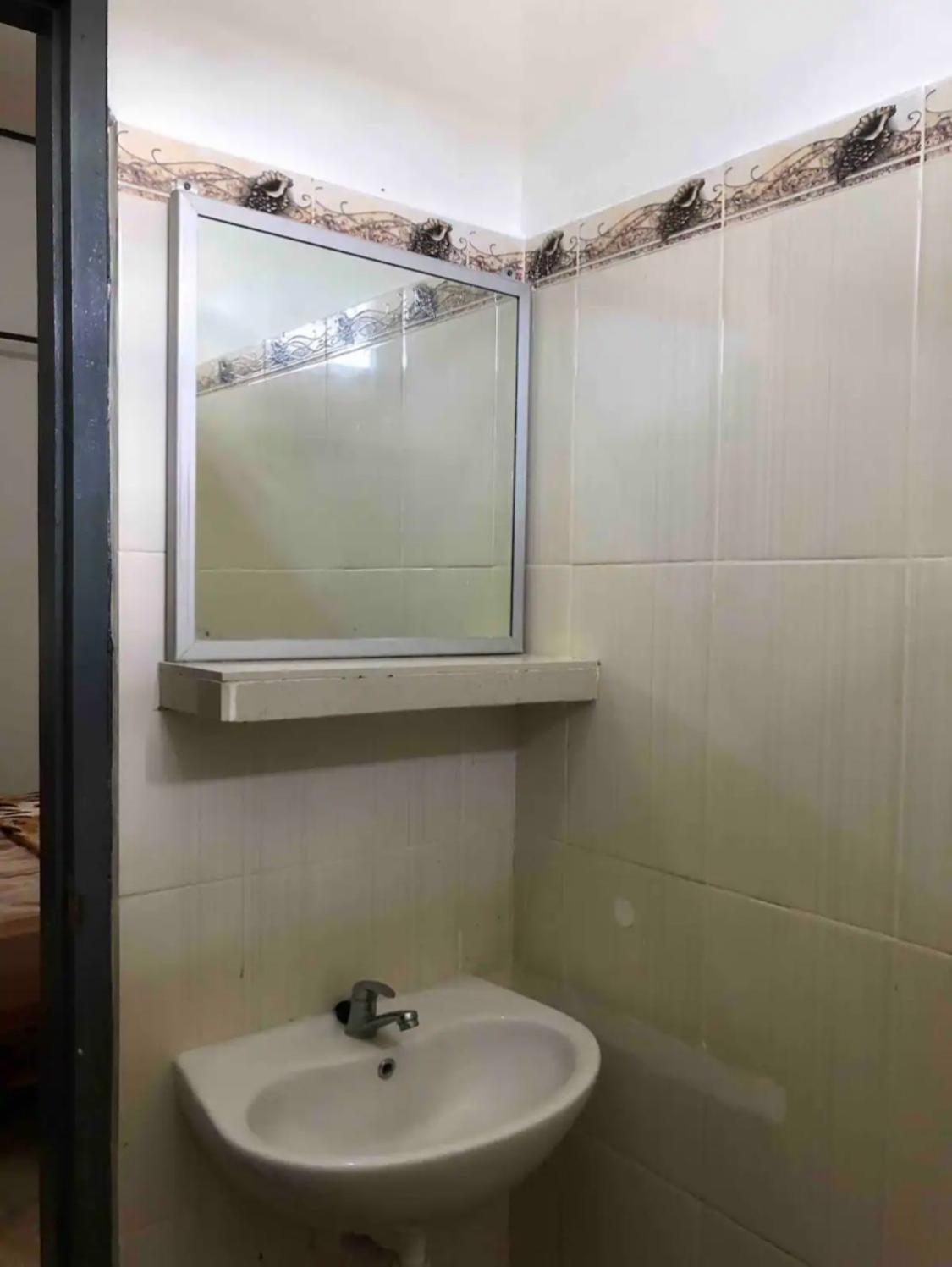 Pili Pili Homestay 6 Legian Exteriör bild