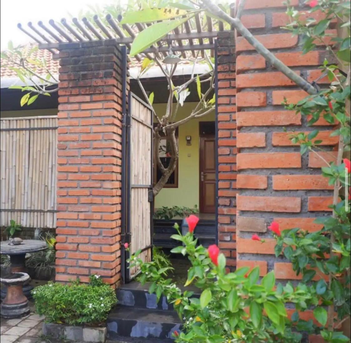 Pili Pili Homestay 6 Legian Exteriör bild