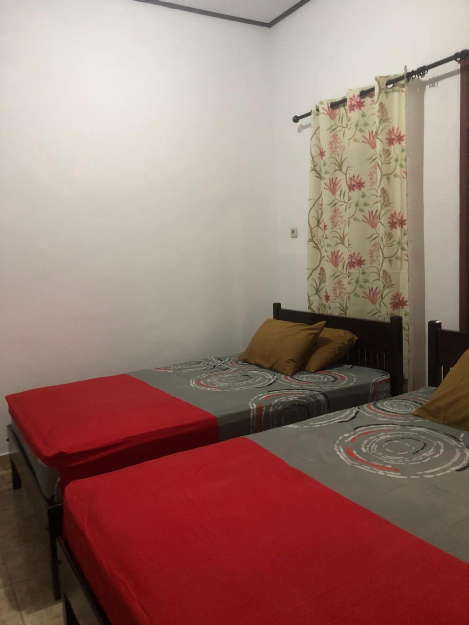 Pili Pili Homestay 6 Legian Exteriör bild